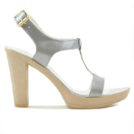 Damensandalen 5018 in silbernem Lackleder