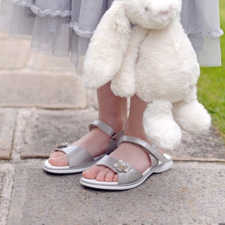 Kindersandalen 524 Lack Grau lifestyle