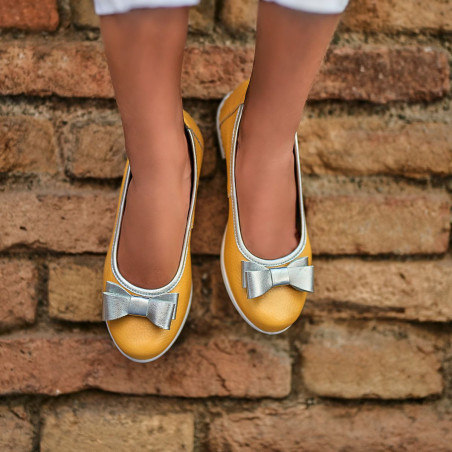 Kinderschuhe 174 perlgelb kombiniert