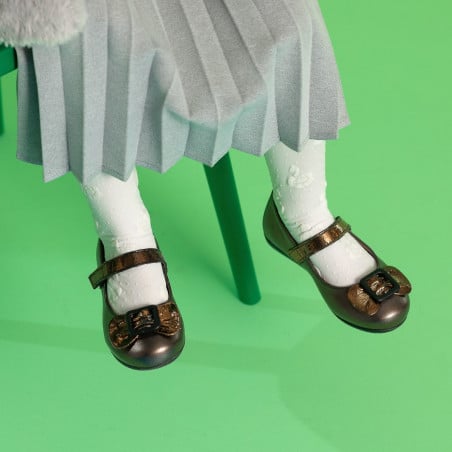 Kleinkinder Schuhe 67c perlmutt kombiniert hellbraun lifestyle