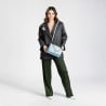Damentasche Schultertasche 005g hellblau lifestyle