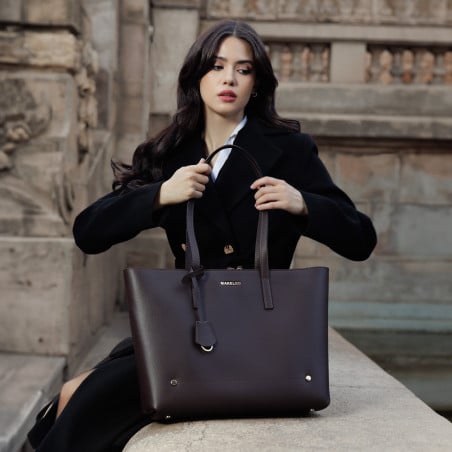 Damen-Schultertasche 034g Dunkelbraun lifestyle
