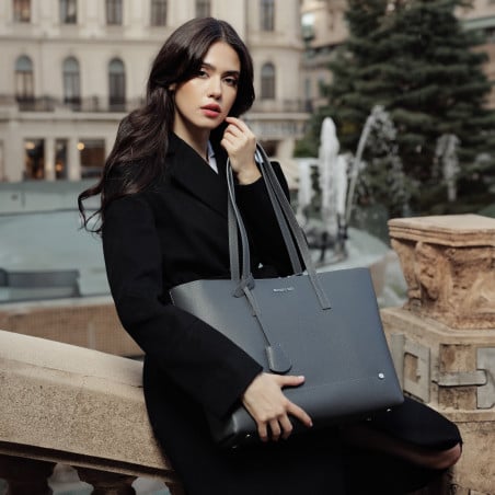 Damentasche Schultertasche 034g 01 grau lifestyle