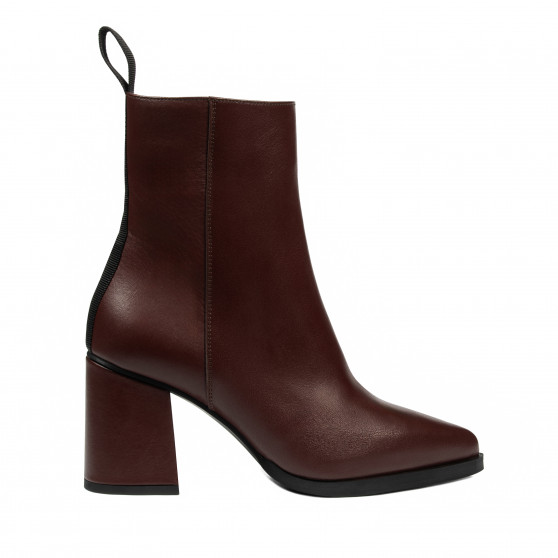 Damen-Stiefeletten mit Absatz 1401 braun Damen-Stiefeletten mit Absatz 1401 braun