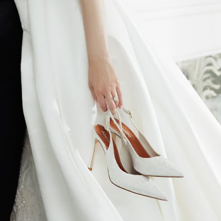 Damensandalen 1352 weißer Satin lifestyle