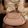 Damen-Schultertasche 027g puderrosa lifestyle