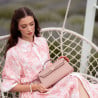 Damentasche 041g puderrosa Safiano Schultertasche lifestyle