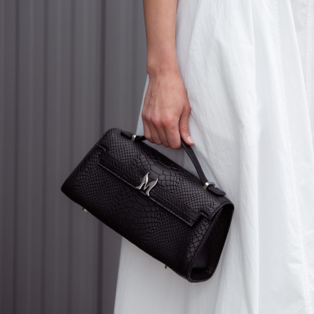 Damentasche Schultertasche 041g 01 Kroko schwarz lifestyle