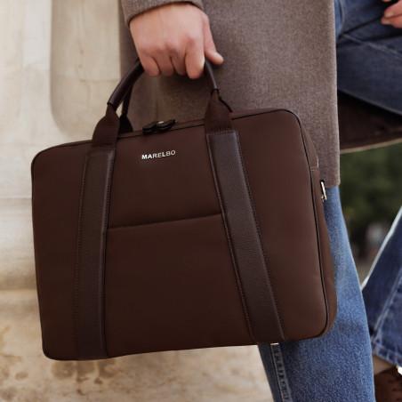 Laptoptasche 306g 01 Espresso lifestyle