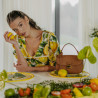 Damentasche 022g golden brown lifestyle