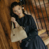 Damentasche Schultertasche 004g 01 Hellgrau lifestyle