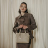 Damentasche Schultertasche 004g 01 Hellgrau lifestyle